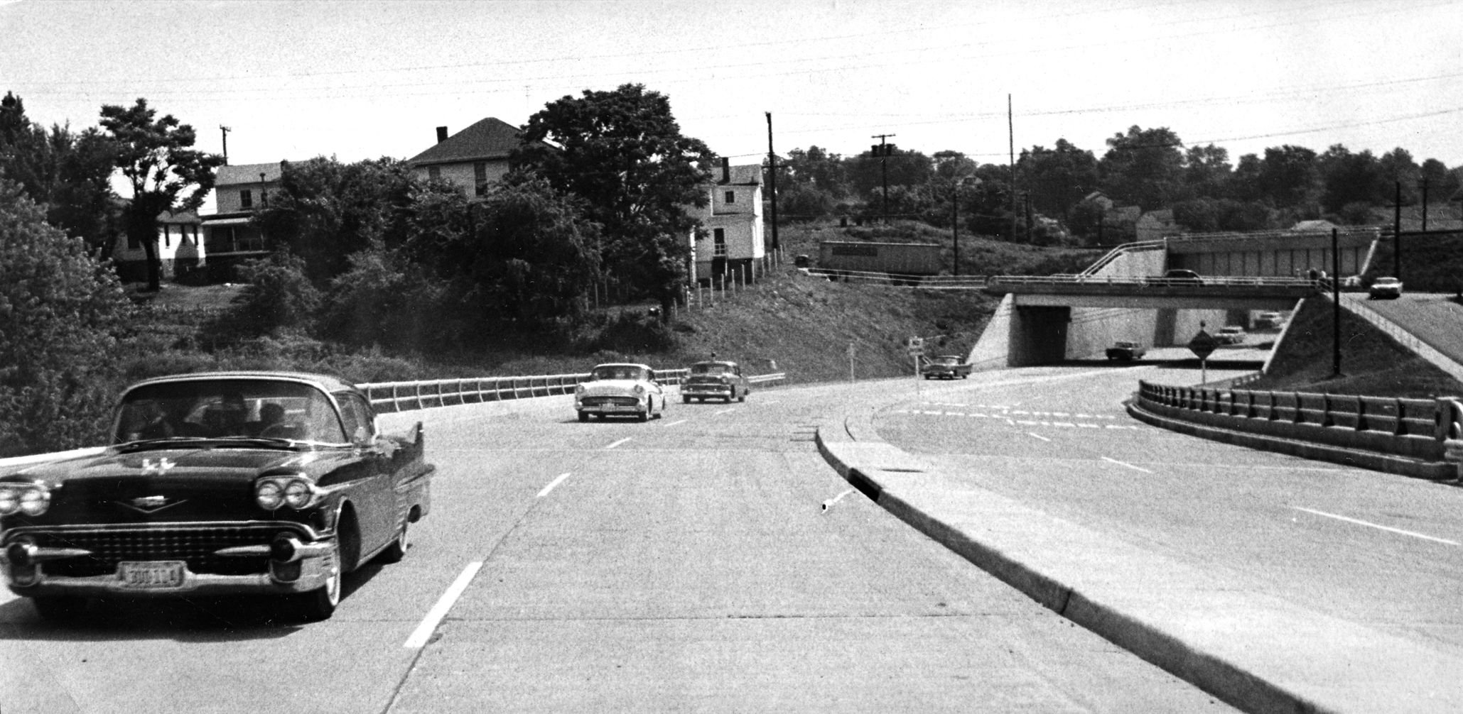 1959 Expressway opens